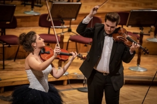 Polish Violin Duo – Marta Gidaszewska i Robert Łaguniak - miniatura